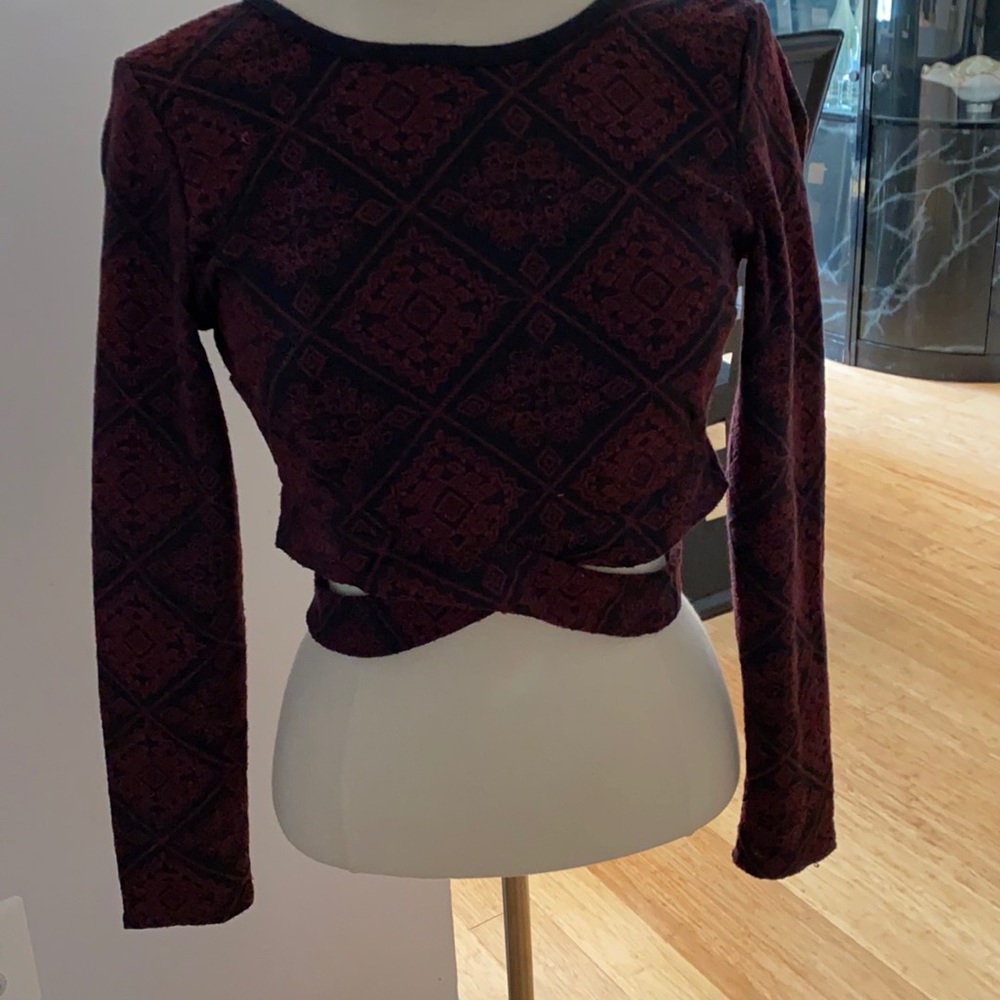 Women’s small crop top